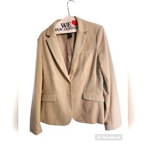 Beige New York and company size 14 tall women